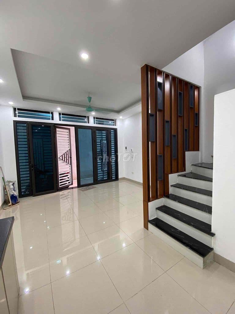 BÁN NHÀ PHỐ NGUYỄN ĐỨC CẢNH NGÕ THÔNG Ô TÔ TRÁNH - Ảnh 3