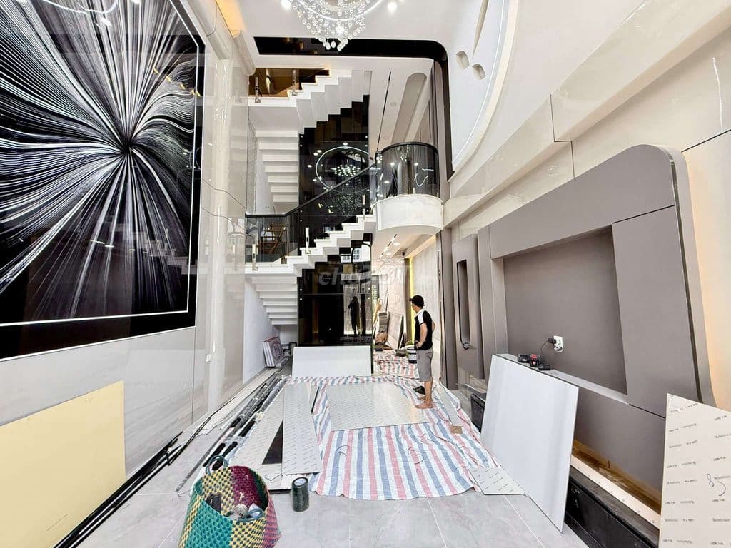 Siêu Phẩm 4 Tầng Có Thang Máy Khu VIP Hẻm rộng 12m 1/ Ngắn Đ. Vườn Lài