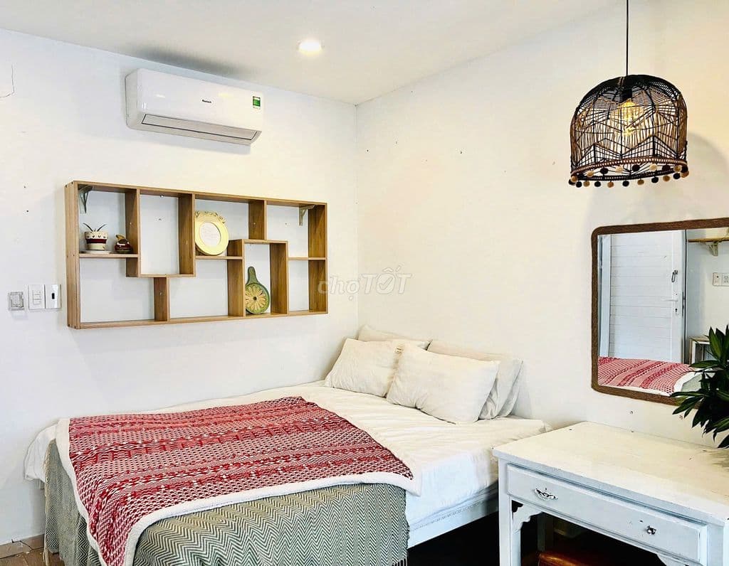 CĂN HỘ FULL NỘI THẤT QUẬN 1 CỬA SỐ SIÊU THOÁNG