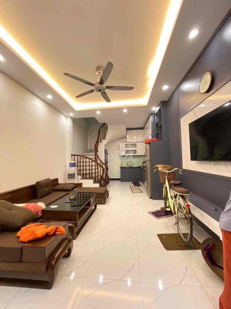 Phường Hoàng Liệt 5 Tầng MT4m 3Ngủ DT38m Chỉ 6,8 Tỷ Dân Xây Tâm Huyết