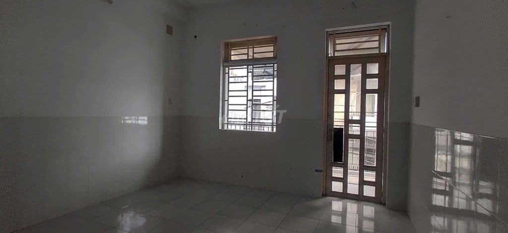 Bán nhà hẻm oto Nguyễn Quý Yêm nở hậu