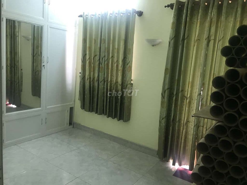 Mặt tiền Trường Sa đoạn 2 chiều gần Phan Xích Long, dt 3.3x10m