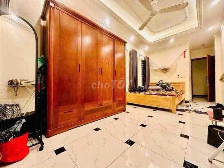 NHÀ ĐẸP Ở NGAY - LÔ GÓC - NGÕ NÔNG - GẦN PHỐ - NGAY TRƯỜNG CẤP 1.2 TÂ - Ảnh 3