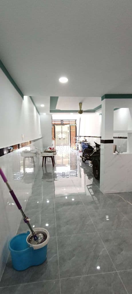 BÁN NHÀ NGAY TRƯỜNG NGUYỄN HỮU TIẾN