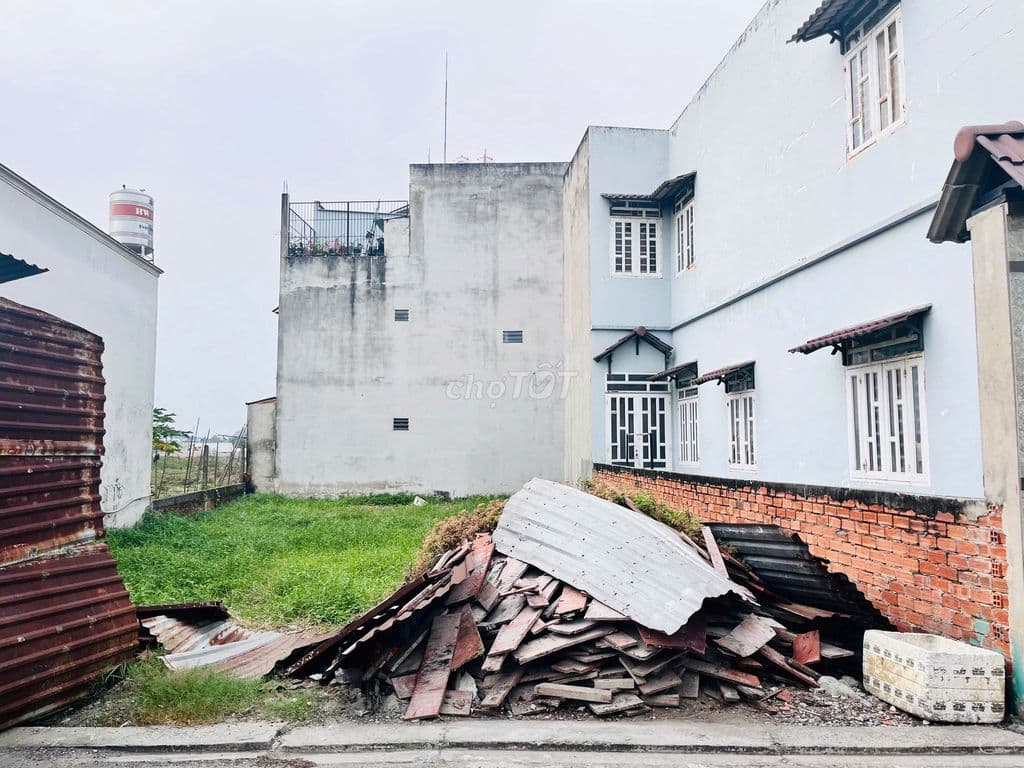 110m2 đất Bà Điểm Hóc Môn đường 8m có vỉ hè giá 4.15 tỷ - Ảnh 2