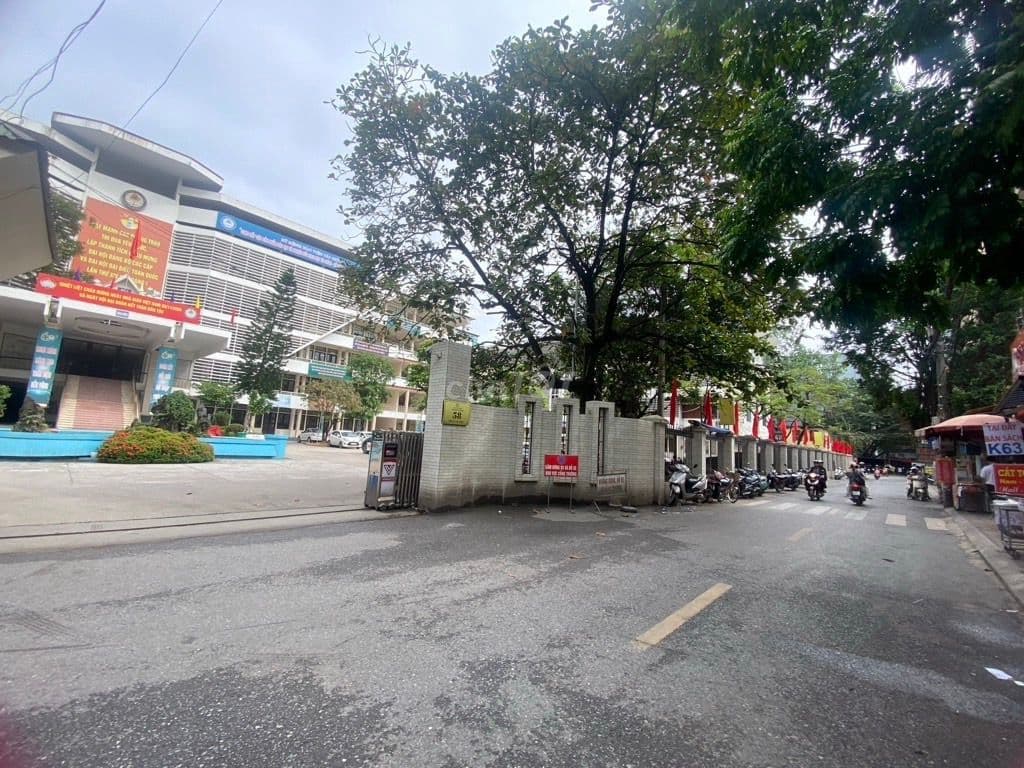 PHỐ LÊ VĂN HIẾN- BÁN NHÀ DÒNG TIỀN -TRƯỚC NHÀ Ô TÔ RÁNH - 50M-15,X TỶ