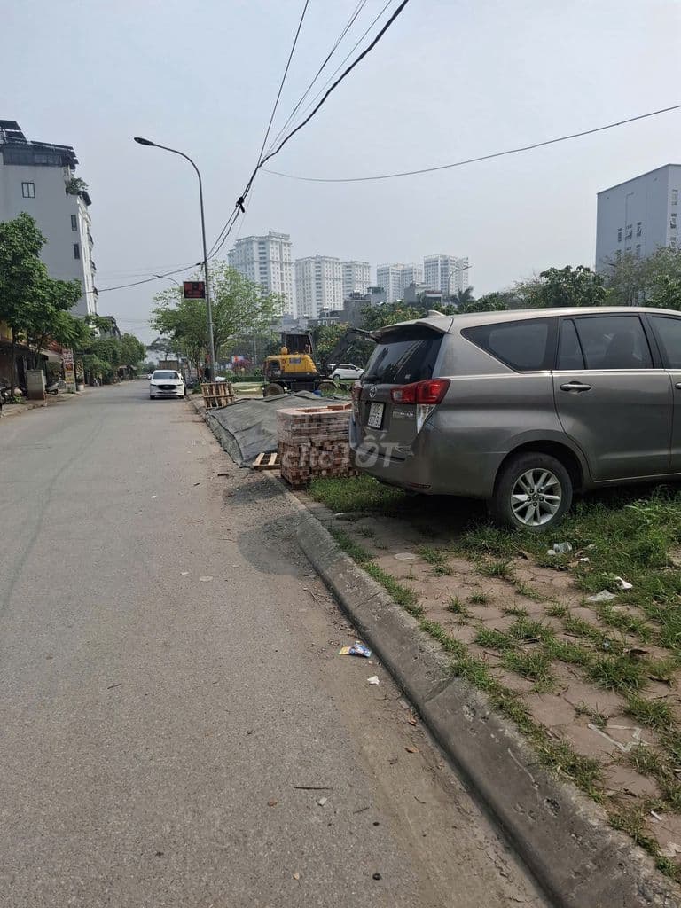 Bán đất phân lô Tứ Hiệp gần Chung cư IEC 84m giá 27 tỷ