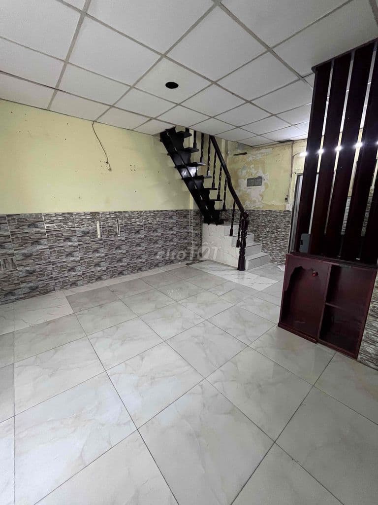 Nhà 40m2 trệt lầu ngay ngã 4 Tô Ngọc Vân- Phạm Văn Đồng giá 2,65 tỷ