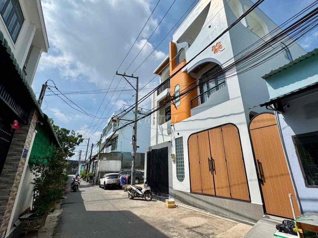 Bán 68m2 đất thổ cư, đường xe hơi né nhau, giá chỉ 4,1 tỷ