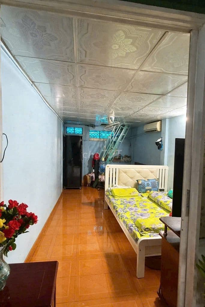 Bán Nhà Mặt Tiền Hẻm Đoàn Văn Bơ - Ảnh 2