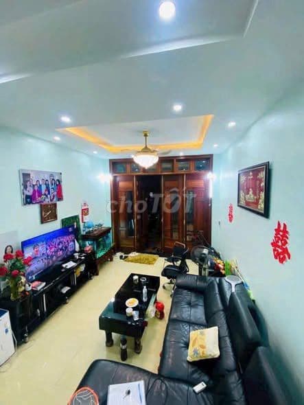 bán nhà 4pn gần uỷ ban ngọc thuỵ giá chỉ 14 tỷ