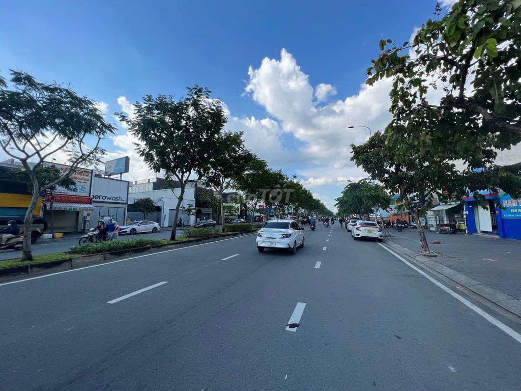 HÀNG ĐẦU TƯ - HXH TRẦN NÃO - 8,4X18M 145M2 - 25,5 TỶ