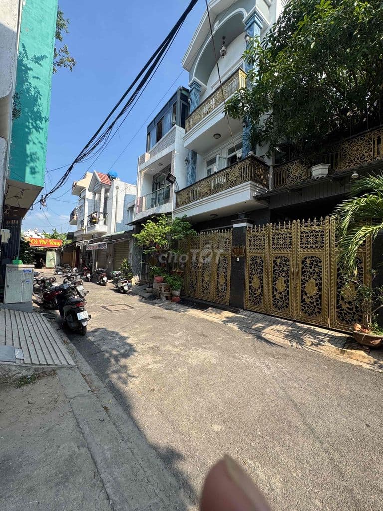 Bán nhà trong khu biệt thự SAKE đường số 15 p. BHH đối diện AEON