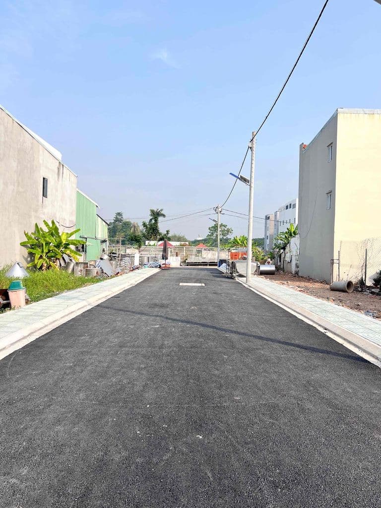 ĐẤT BÁN. DT: 4 x 13.65m2.