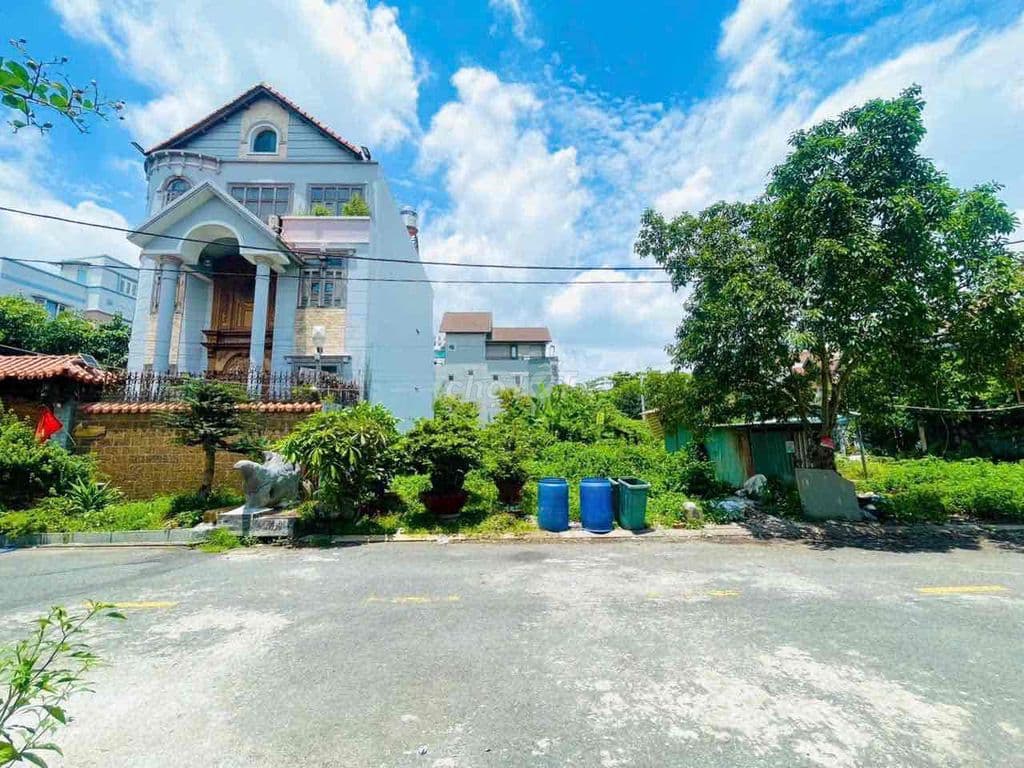 BÁN LÔ BIỆT THỰ 198m2 hướng đông nam Sau GigaMall Phạm Văn Đồng