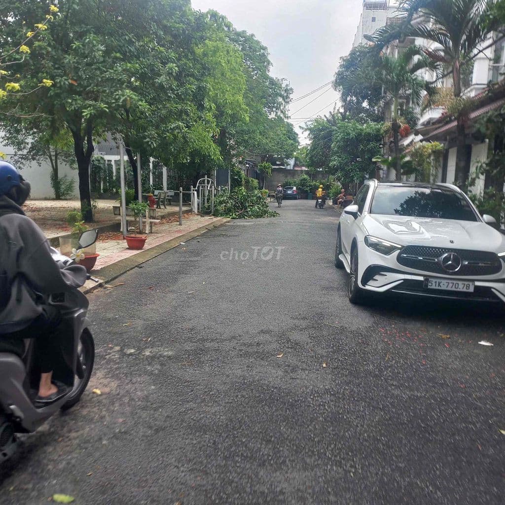 nhà đúc 3,5 tấm phường đông hưng thuận Q12 dt: 136m - Ảnh 3