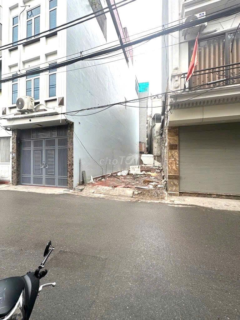 Bán đất Tân Xã - CNC Hòa Lạc : 65m2 mặt tiền 5m. Giá chỉ 2,x tỷ