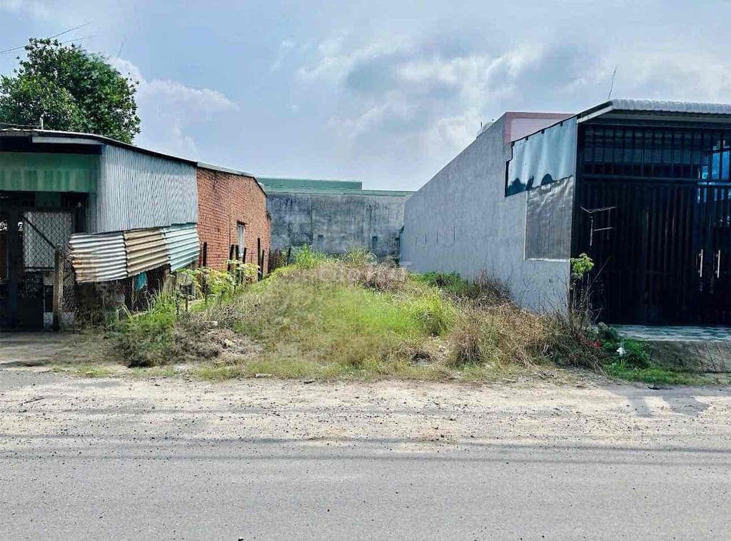 (Đất Ngộp) Gần BV Xuyên Á, DT: 6x30 (188m2) mặt tiền đường số 82.