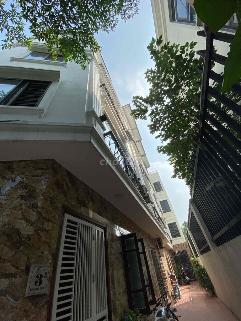 CC bán nhà 38m2 x 5 tầng, full nội thất, ngõ ô tô đỗ cửa