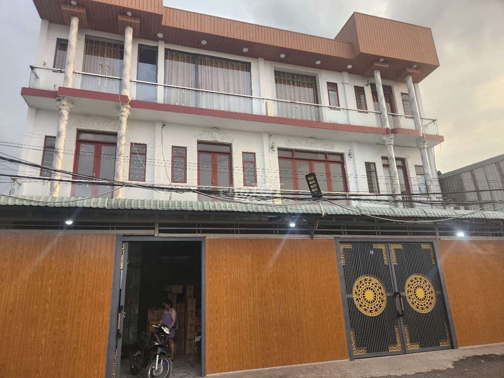 Cân bán Gấp Nhà VInh Lộc B đường 1A ( đường nhựa xe hơi )