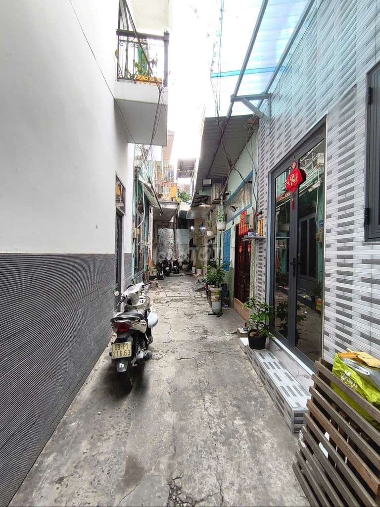 Nhà đẹp Trần Văn Quang 27mx2 tầng, hẻm 3m, tặng full nội thất, chỉ 4 t