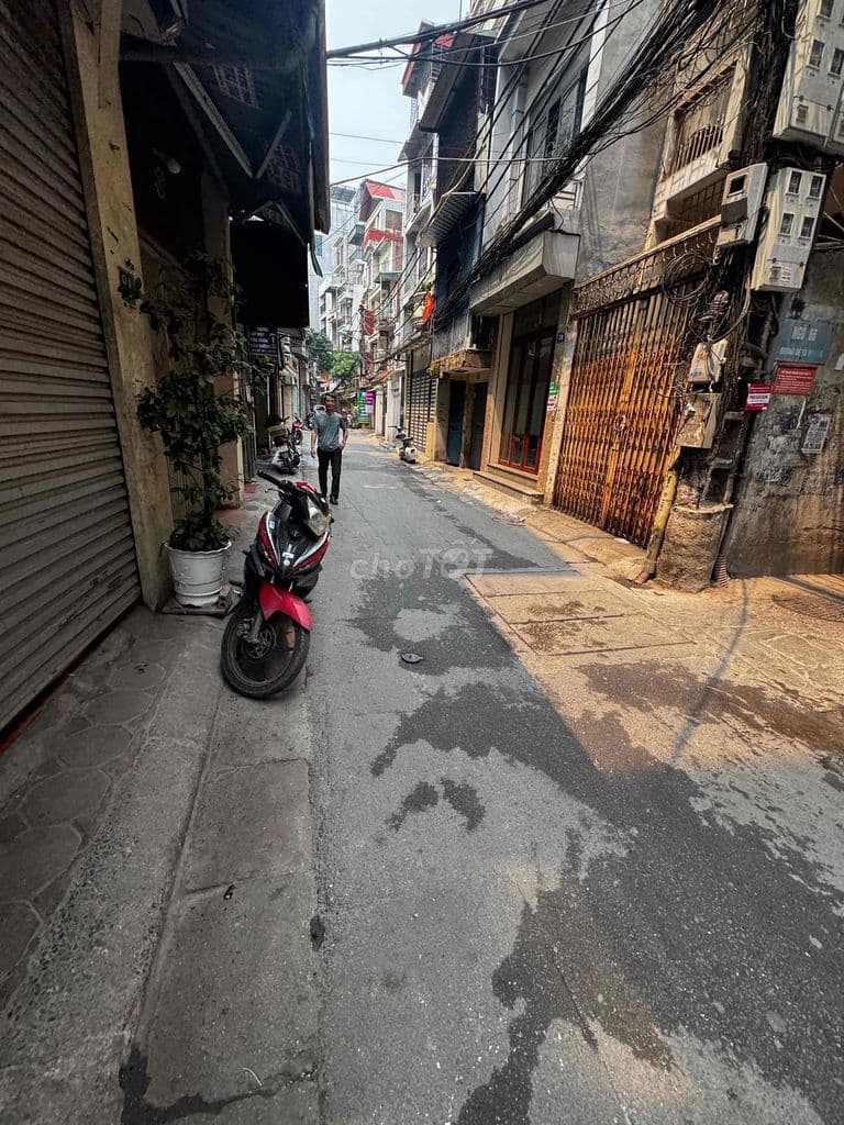 NHÀ SÁT MẶT PHỐ ĐÊ TÔ HOÀNG - VỊ TRÍ ĐẮC ĐỊA - GIÁ "MỀM" NHẤT KHU VỰC - Ảnh 2