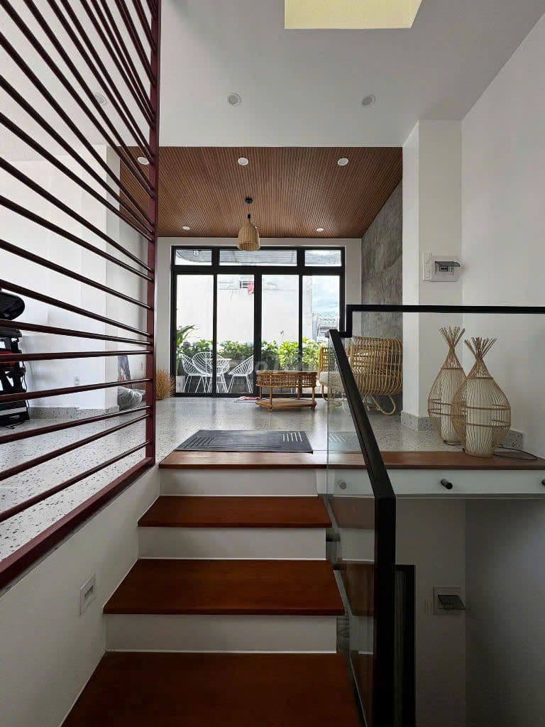 Cách mặt tiền XÓM ĐẤT 2 căn nhà-6x11m 3 tầng cn 63,m vuông 10,8 tỷ TL - Ảnh 2