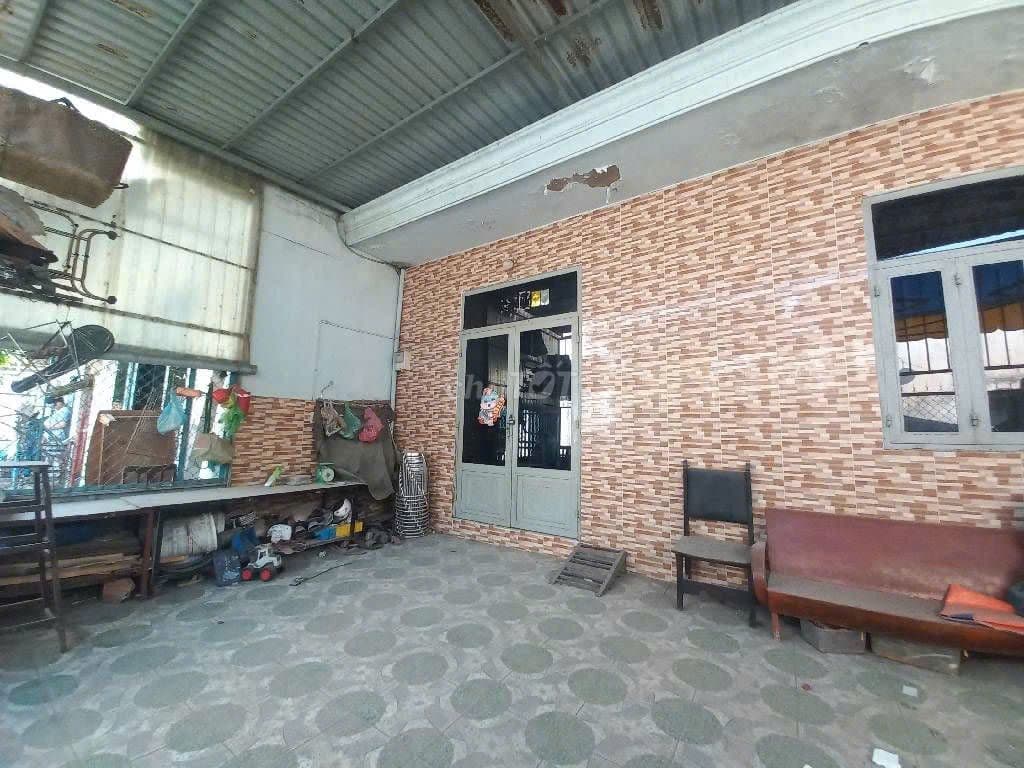 Chủ bán gấp 62m2 nhà sẵn sổ, công nhận đủ, nhà có sân lớn chỉ 3 tỷ 100 - Ảnh 3
