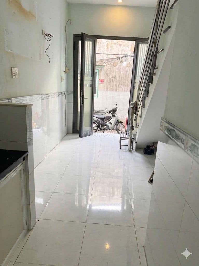 NHÀ 2 TẦNG BÌNH TIÊN - GIÁ CHỈ 2,45 TỶ - SÁT QUẬN 5 - sổ Hồng Riêng - Ảnh 2