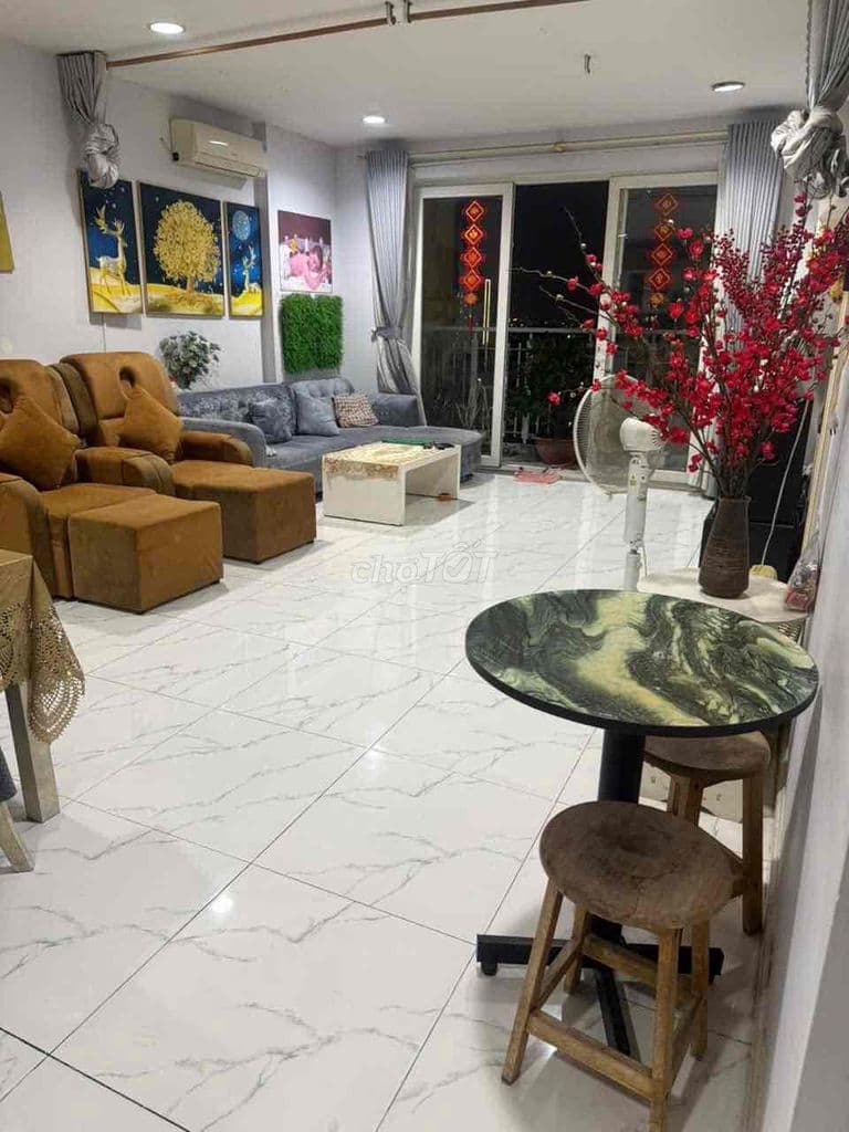 Cần bán căn góc 96,5m đã có sổ hồng. Hướng Nam