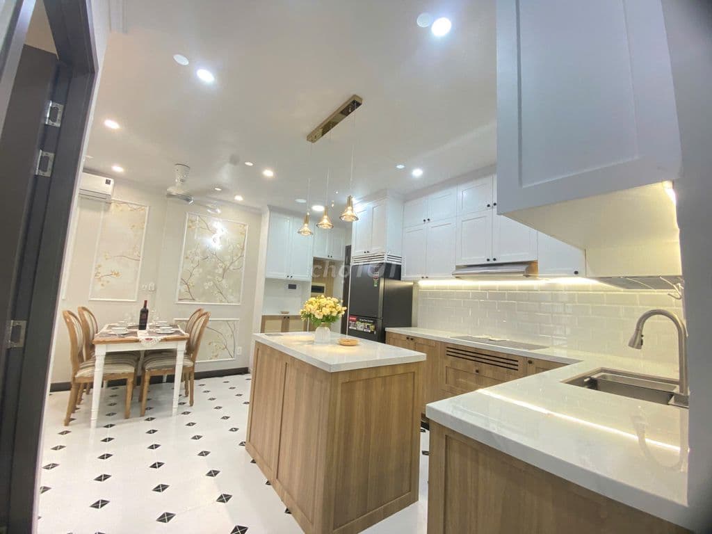 Căn hộ 2PN Lavida Plus – View Q1, nội thất sang trọng giá 5.430 tỷ