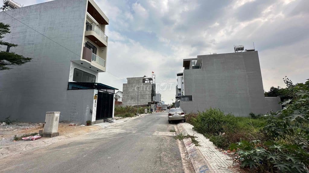 Bình chiểu Tp HCM - KDC 271 - DT 65m2 { 4 x 16m } - Giá 3.750 Tỷ - Ảnh 2