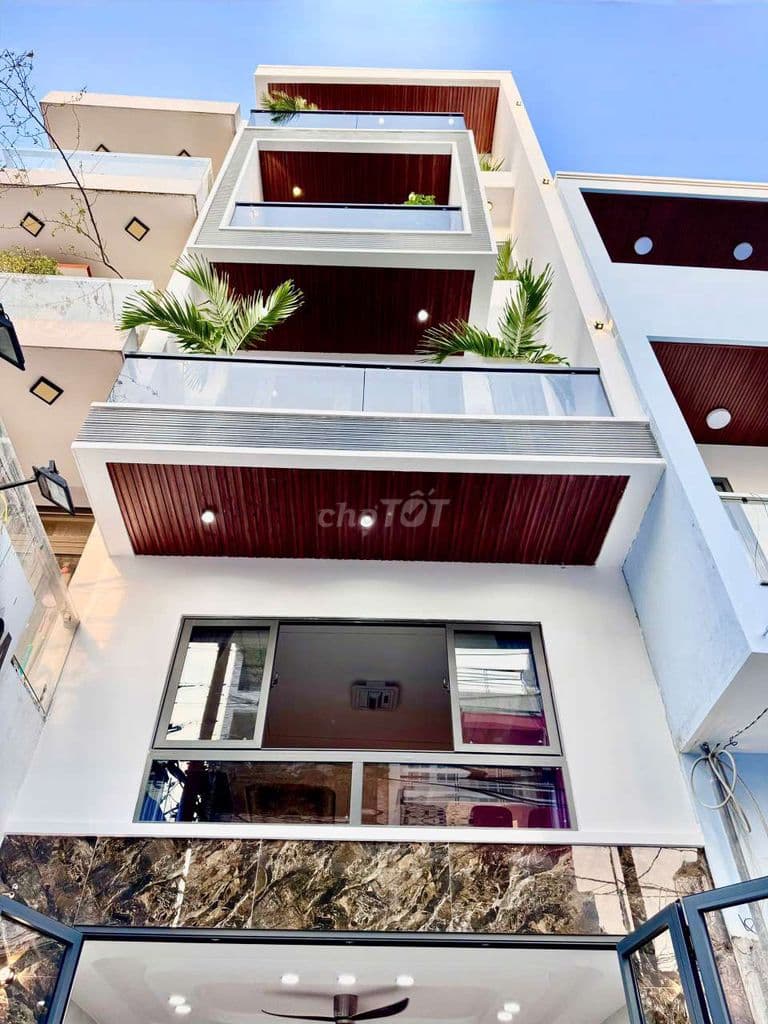 Nhà 5 tầng ngay chợ Bình Long, gần Aeon Tân Phú, 4,5*16m, đường 6m