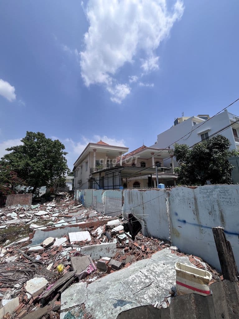 Đất đẹp 330m2 ngang 7m MT đường Linh Trung đầu tư giá rẻ...!!!