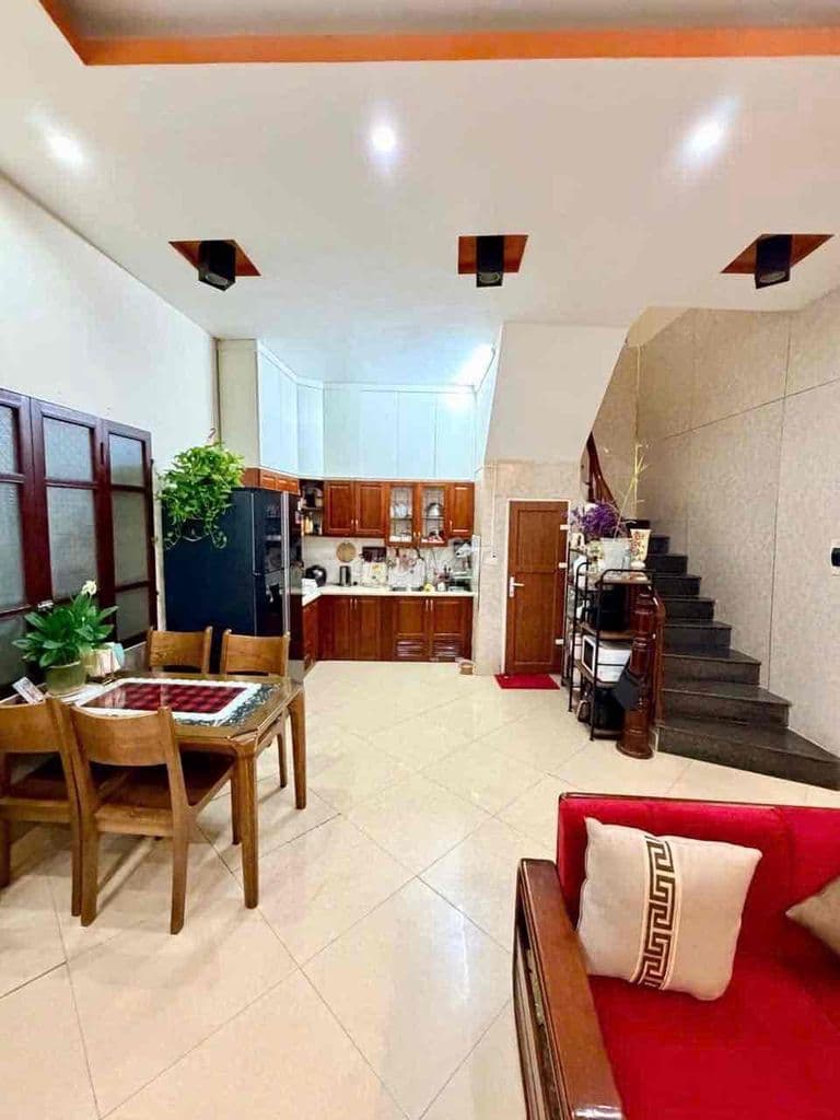 TRUNG PHỤNG - GẦN PHỐ - NHÀ ĐẸP Ở NGAY