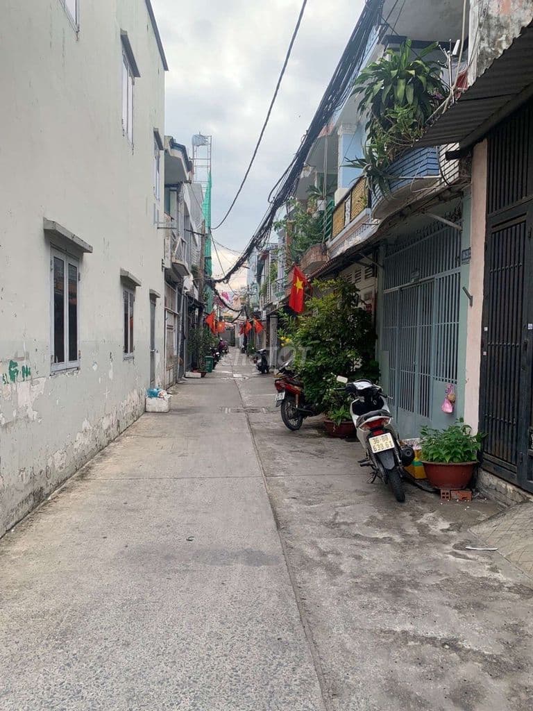 NGUYỄN PHÚC CHU-TÂN BÌNH - BÁN ĐẤT TẶNG NHÀ C4 70M2 (4x17.5) XH ĐỖ CỬA
