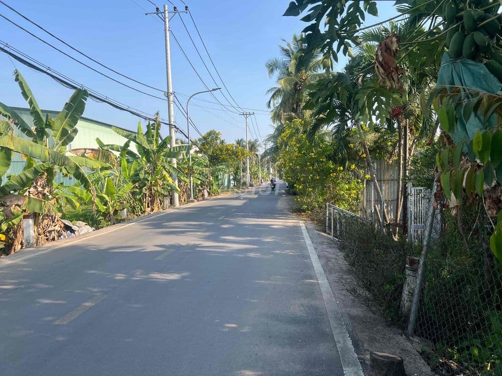 chính chủ gửi lo đất hai mặt tiền (6300) gia 6/5 tr m con thương lượng