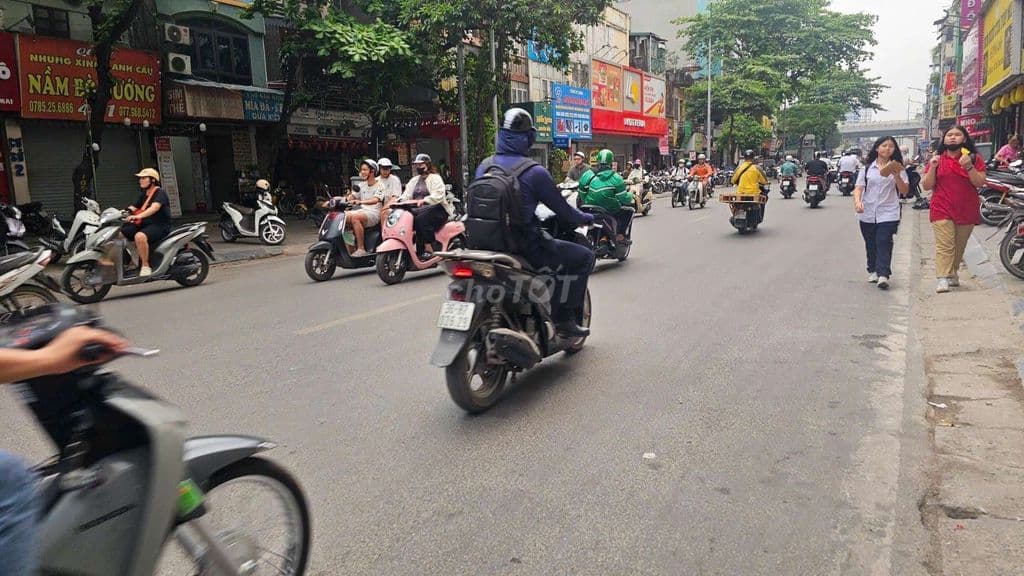 bán nhà lạc trung ngõ oto 1 nhà ra mặt phố