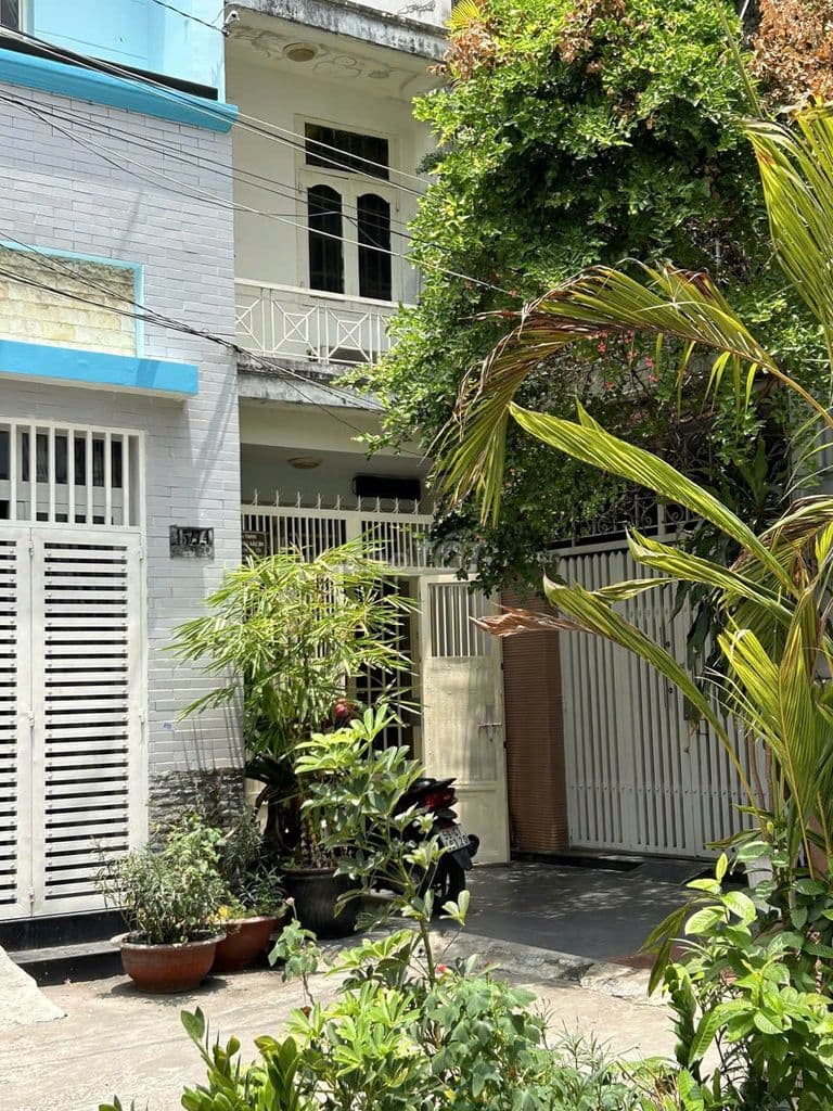 Nhà hẻm xe tải quay đầu ra được! - Ảnh 2