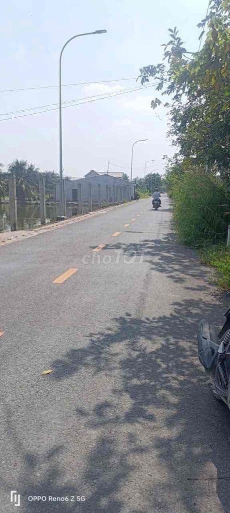 Bán rẻ nhà vườn 2000m2 MT Lương Ngang giá rẻ 7ti