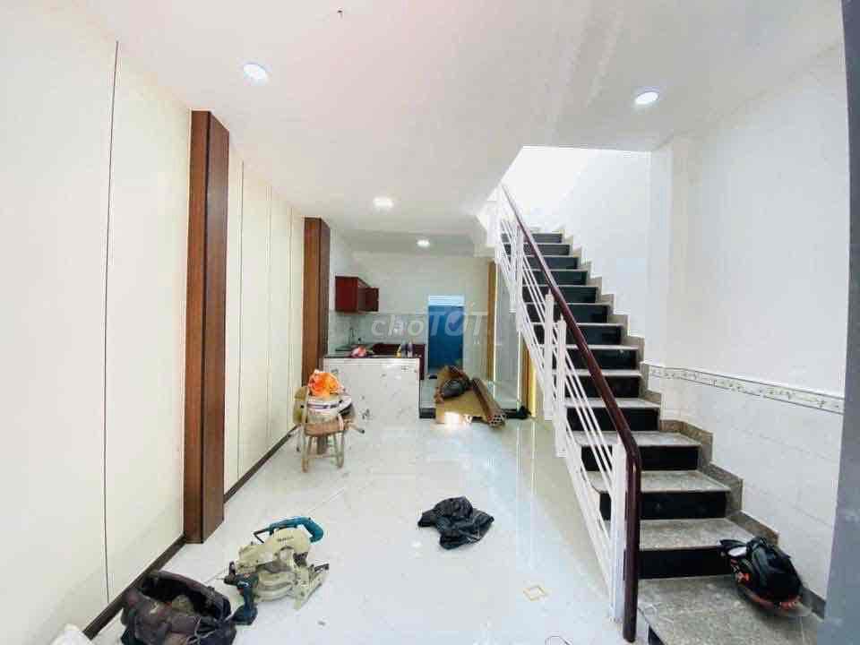 bán nhà sổ riêng 4x11 - Ảnh 3