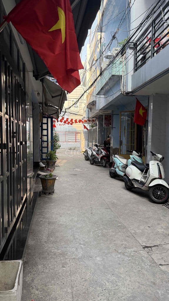 Bán nhà Trần Xuân Soạn dưới chân cầu kênh tê hẻm xe hơi giá cực rẻ - Ảnh 2