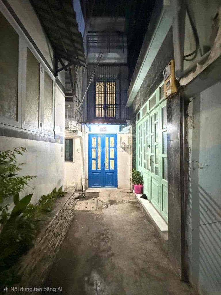 Gởi phí 2%..Bán nhà 2 lầu, 2 p.ngủ..Kdc hiện hữu, cách xe hơi 10m.. - Ảnh 2