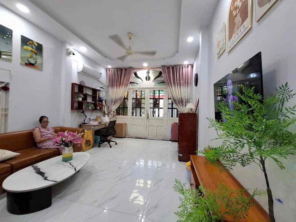 Nhà cấp 4 diện tích lớn ngay hẻm rộng Nguyễn Oanh, 61,5m2 với 2pn 2wc - Ảnh 3