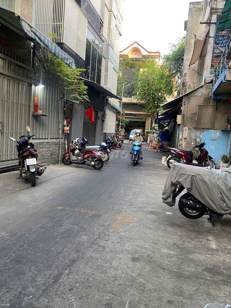 Nhà cần bán gấp: Góc 2MT 409 Nguyễn Trãi, Quận 5 - Ảnh 3