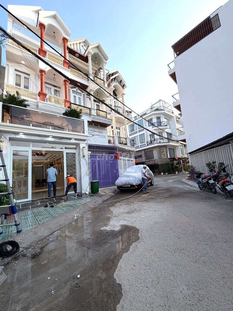 nhà 4x19m 4 tầng đường 8m kế Phú Mỹ Hưng quận 7 8.2 tỷ - Ảnh 2