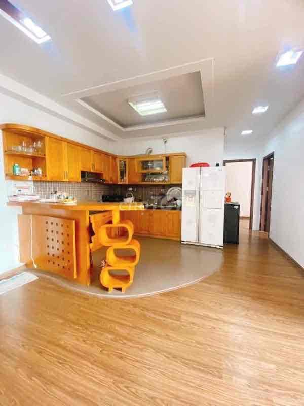 chính chủ cần bán TT phố Láng Hạ 85m , sân rộng để xe, oto chân cầu th