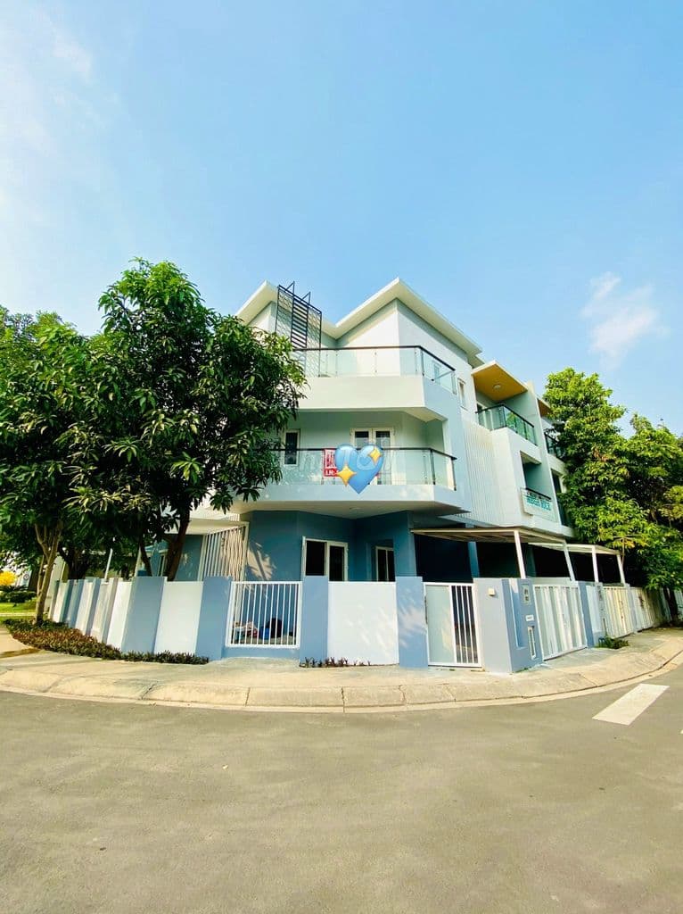 CĂN GÓC MEGA VILLAGE KHANG ĐIỀN - 9X15M - NT CƠ BẢN - SẴN HĐ THUÊ DÀI