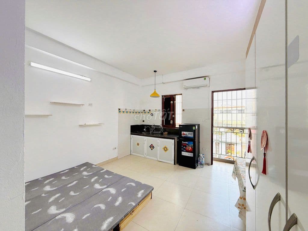 Tt41 - nhà mặt đường ô tô đỗ cửa khu vực đại linh trung văn ở luôn