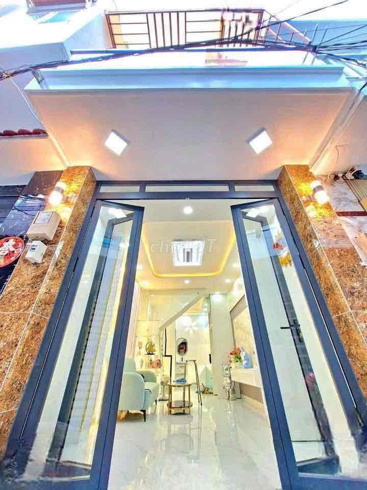 Nhà có sổ hồng Huỳnh Tấn Phát kế bên Q7